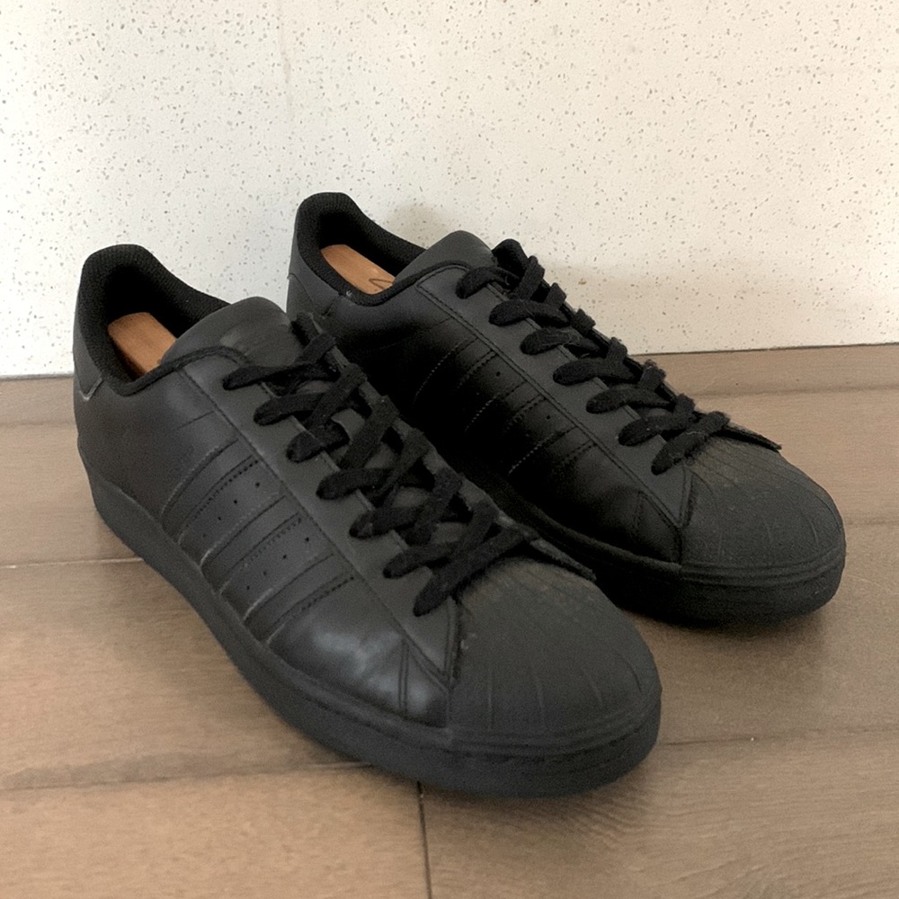 Mens adidas Superstar in Black Size 11.5